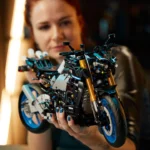 LEGO Technic, Yamaha MT-10 SP 42159 - imagine 7